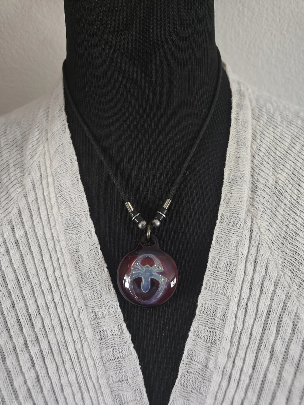 Custom Hand-blown Borosilicate Glass Spider-man Pendant Necklace-red Glitter Orb